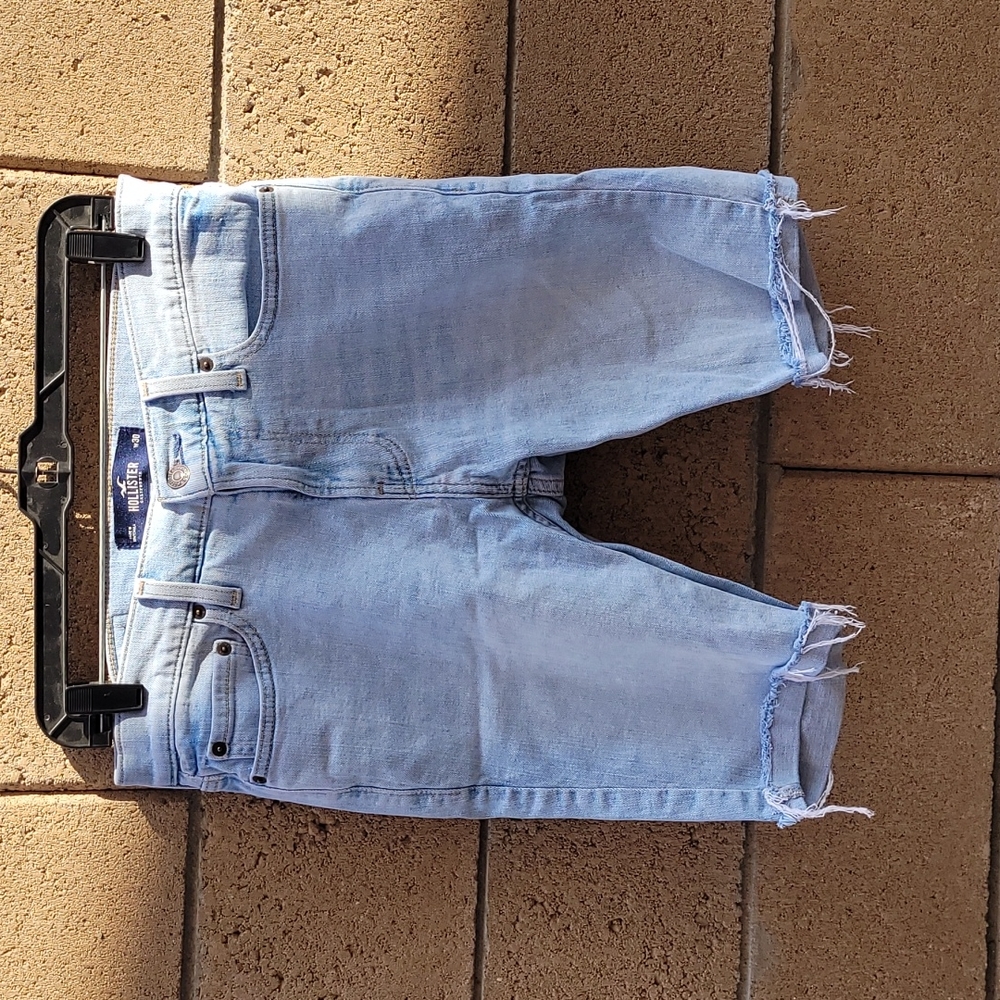 Hollister Barbuda shorts.